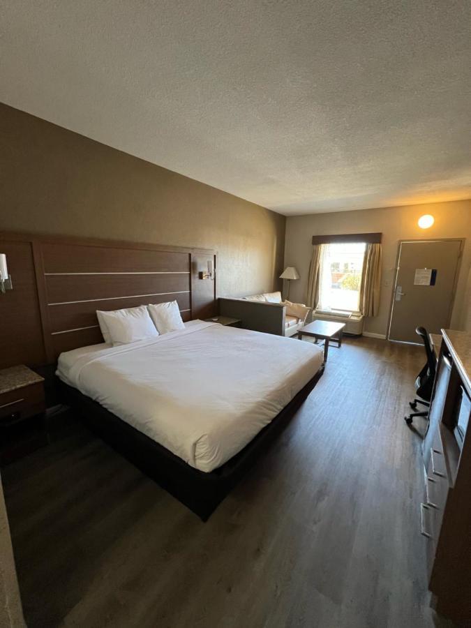 Quality Inn & Suites Near Six Flags - Austell Eksteriør bilde