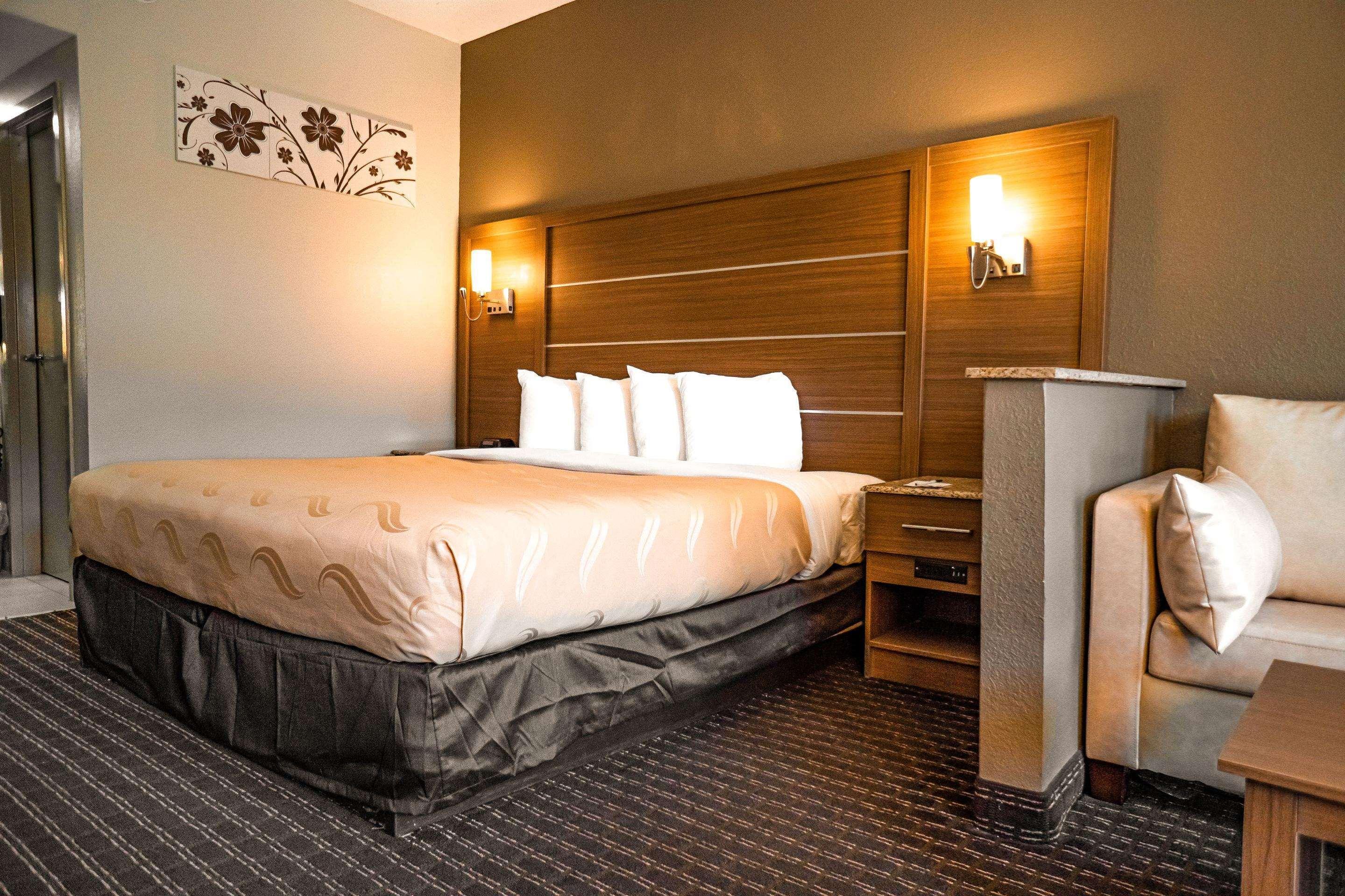 Quality Inn & Suites Near Six Flags - Austell Eksteriør bilde