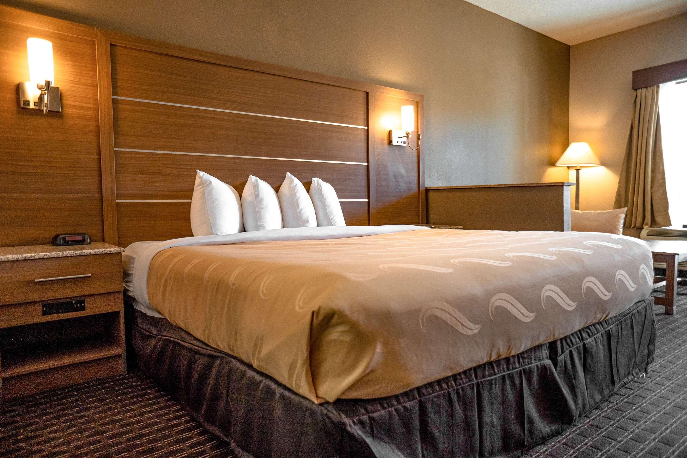 Quality Inn & Suites Near Six Flags - Austell Eksteriør bilde
