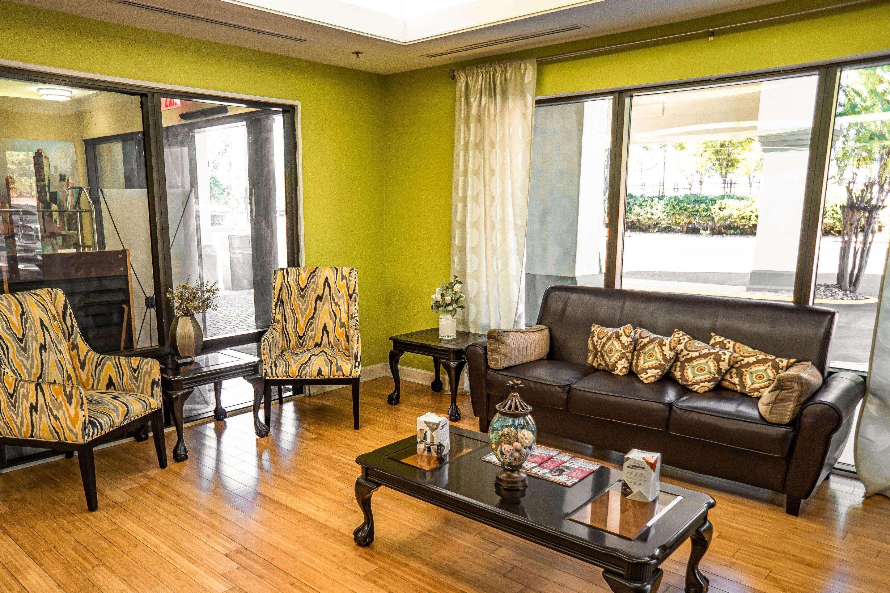 Quality Inn & Suites Near Six Flags - Austell Eksteriør bilde