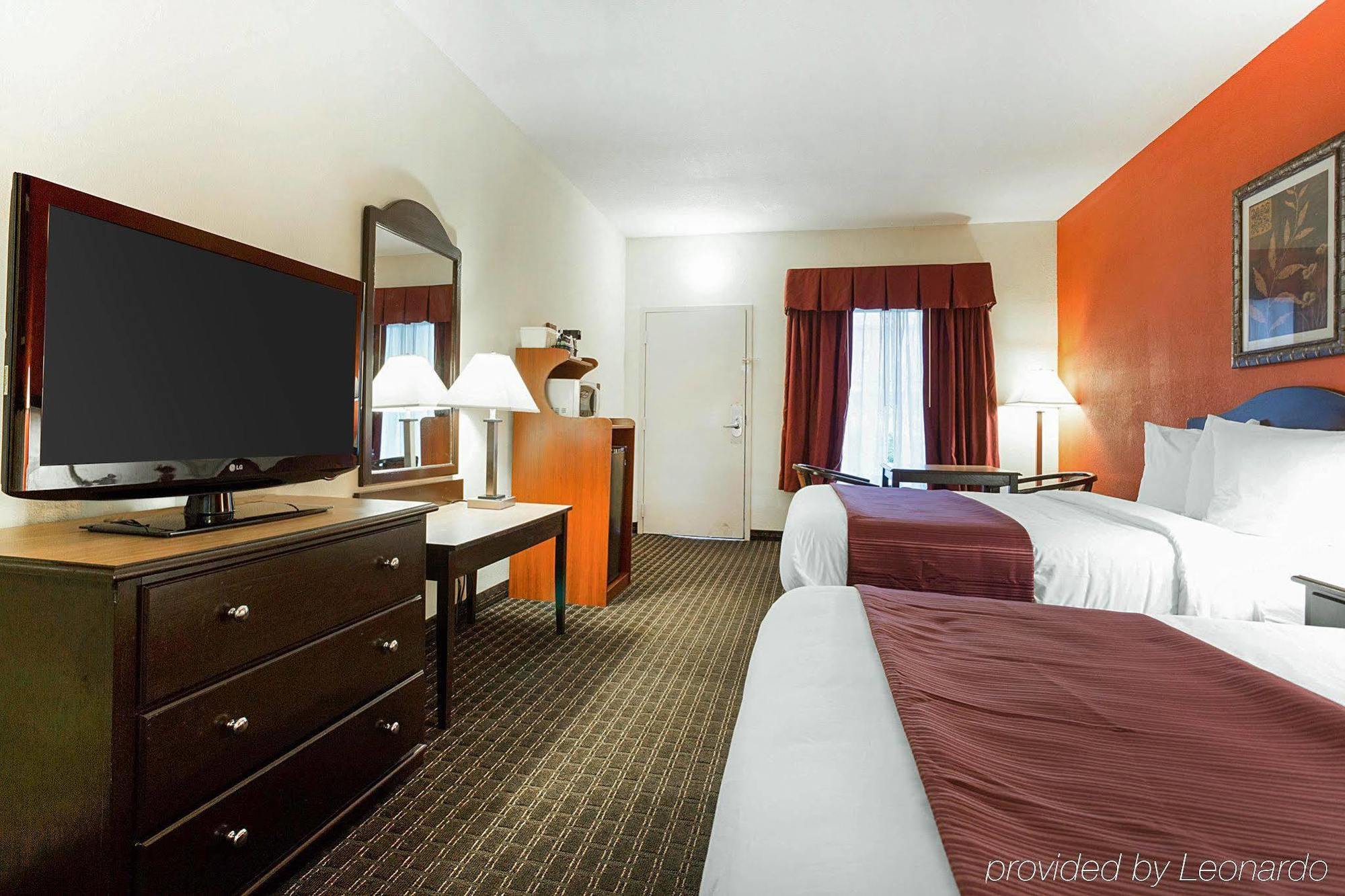 Quality Inn & Suites Near Six Flags - Austell Eksteriør bilde